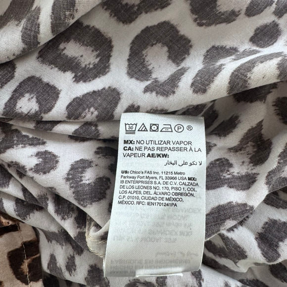 Chico's Size 3 Size XL Button Shirt Cheetah Leopard Animal Print Black Beige Tan - Picture 7 of 9
